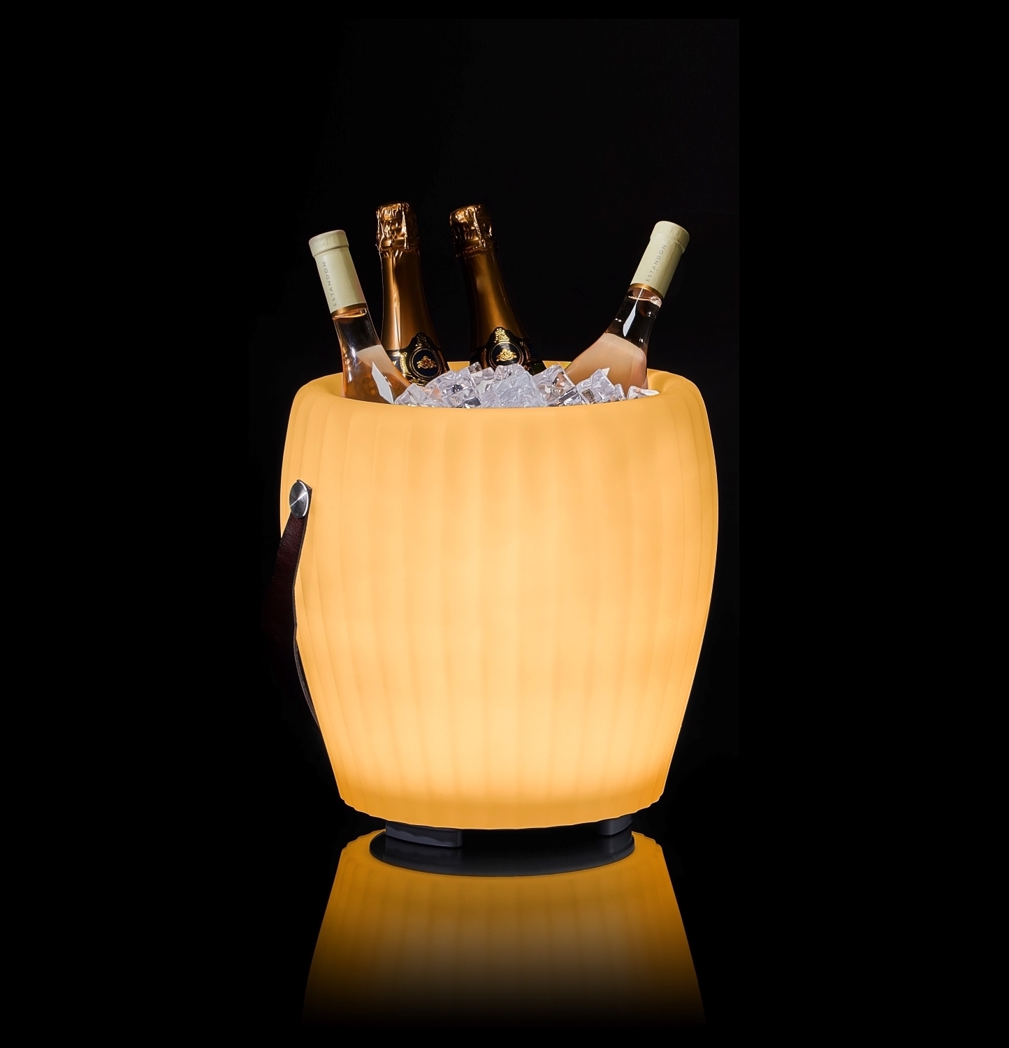 The Joouly Bowl L 3in1 LED-beleuchteter Getränkekühler mit Bluetooth-Lautsprecher The Joouly Bowl L 3in1 LED-beleuchteter Getränkekühler mit Bluetooth-Lautsprecher