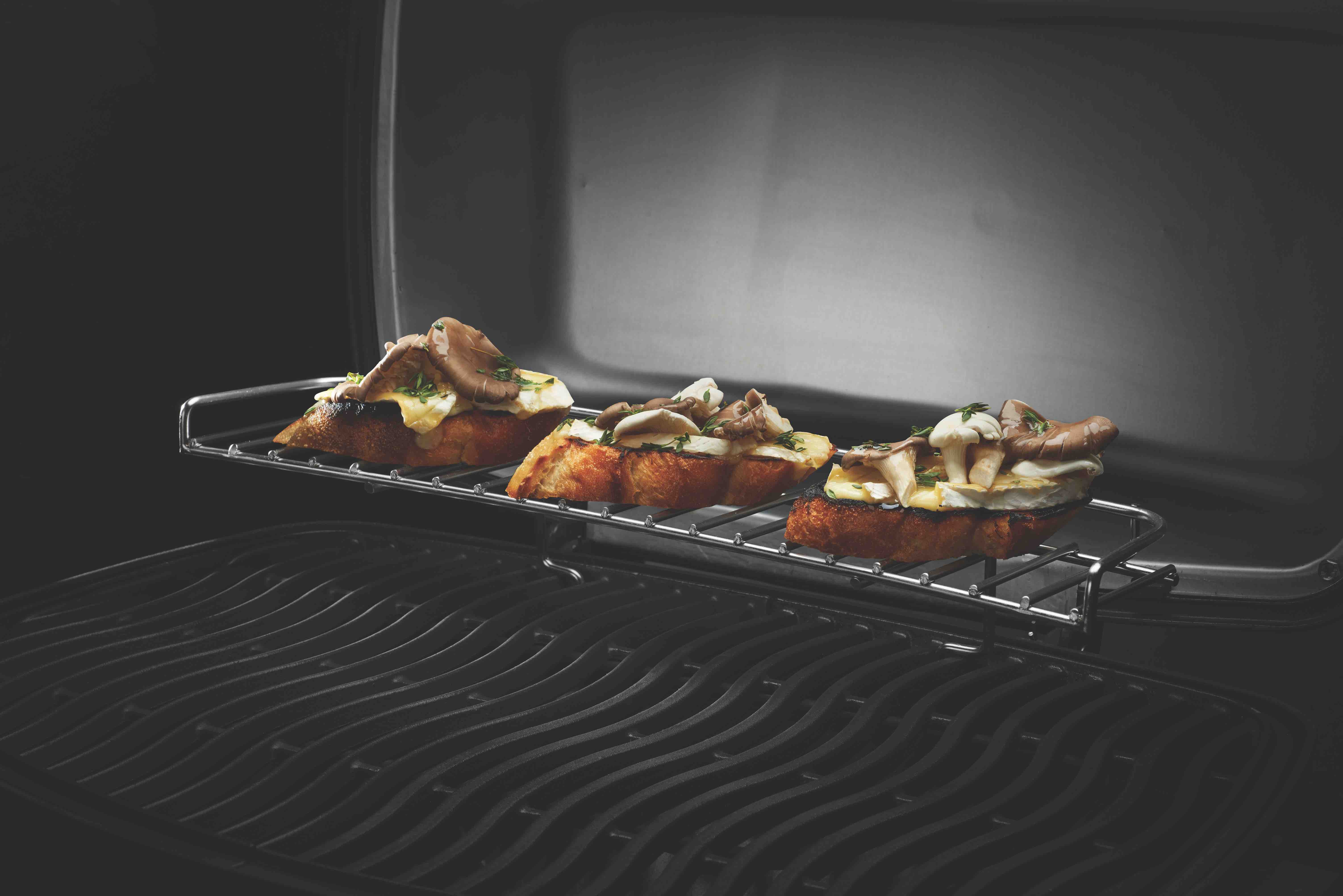 Napoleon Phantom TRAVELQ PRO285X Tragbarer Gasgrill Mattschwarz 4,1 kW 2 Brenner PRO285X-MK-DE-PHM