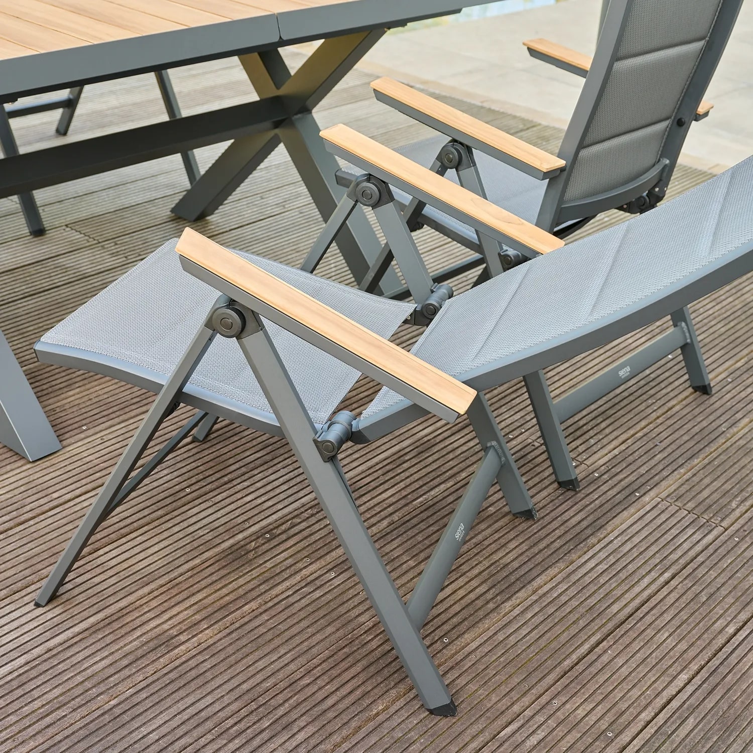 Siena Garden Tesoro Klappsessel - Aluminiumgestell, Textil (schwarz), FSC-Teak (N40077)